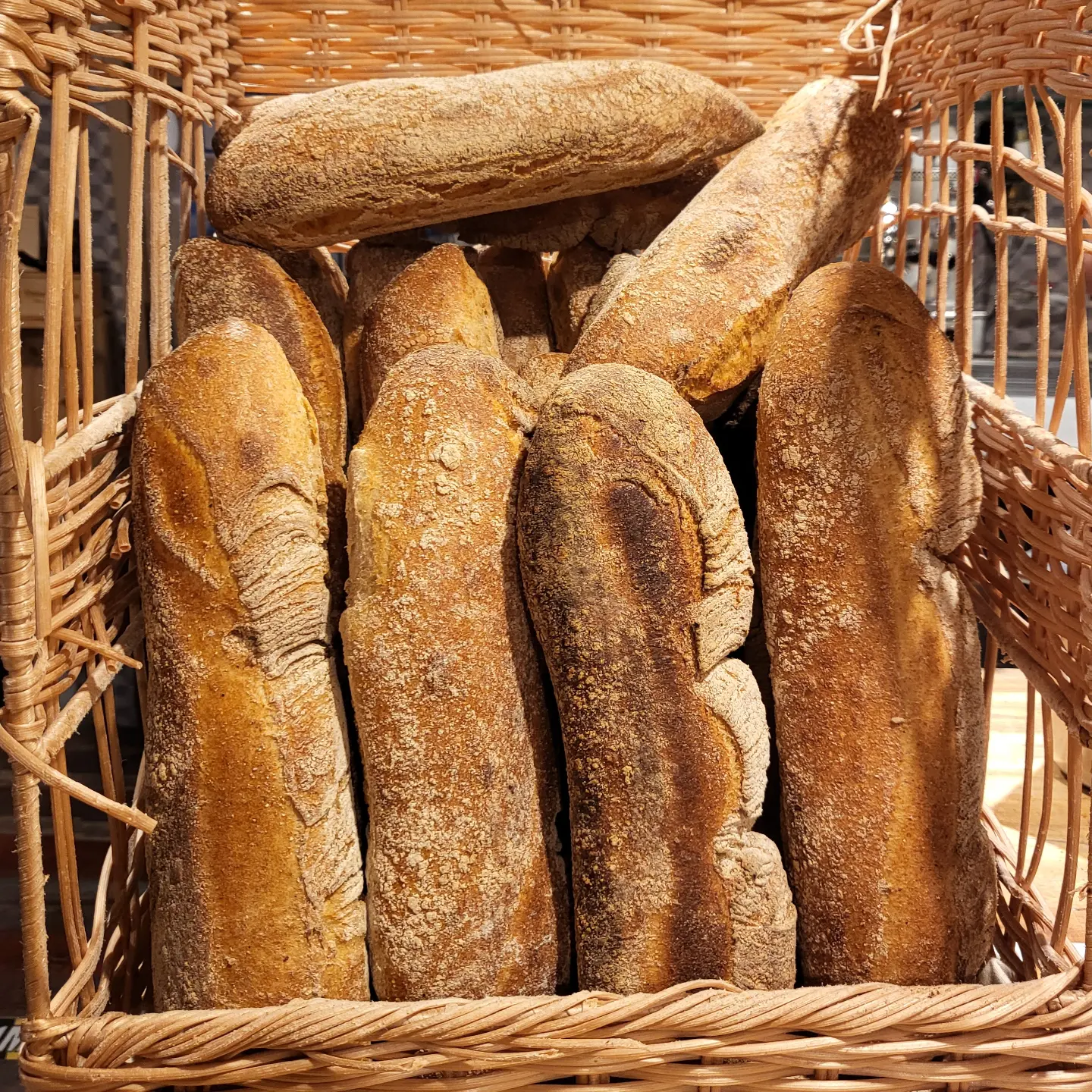 Les baguettes de la maison — La Cave du Fromager, Vieux-Nice